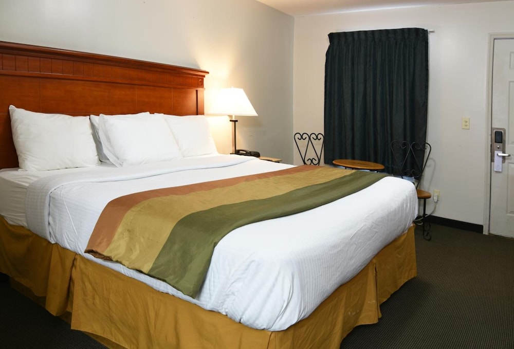 Lynchburg Country Inn - photo 12