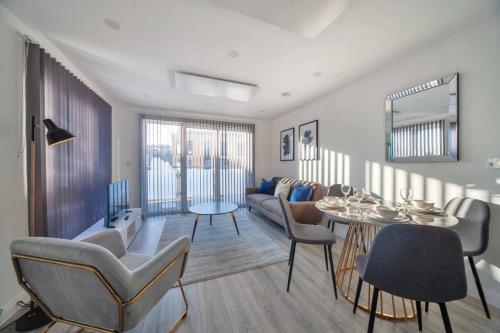 Contemporary 2 Bedroom Apartment in Ashford — 4-Star Luxury Hotel in Ashford, United Kingdom