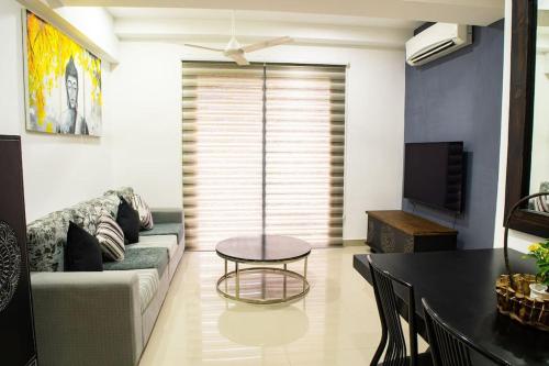 H2O Residences Colombo 2BR Managed Service Apartment at Oval View by Dr Nalin — 4-Star Luxury Hotel in Colombo, Sri Lanka