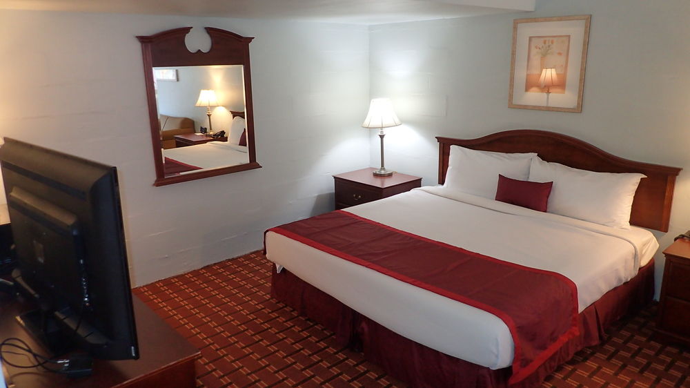 Economy Inn & Suites Gatlinburg - photo 12