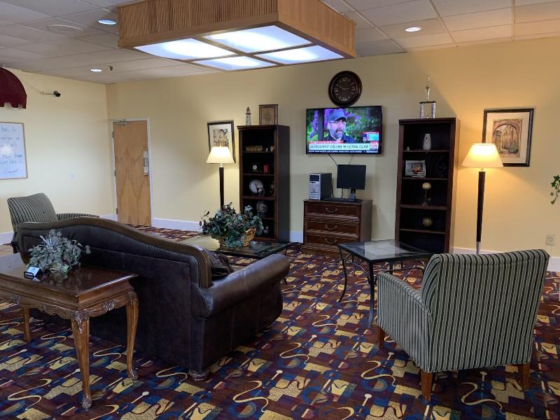 Americas Best Value Inn Forest - photo 7