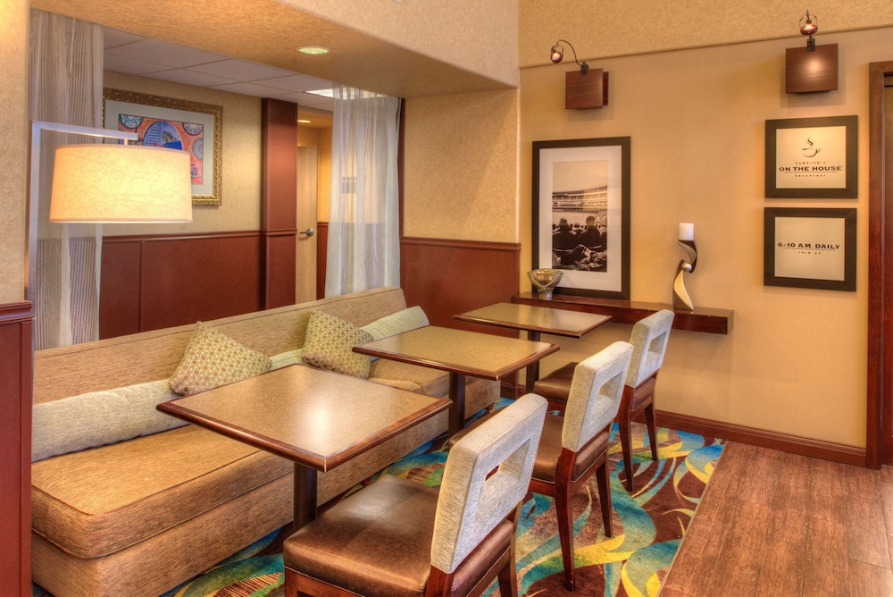 Hampton Inn & Suites Ontario - photo 42