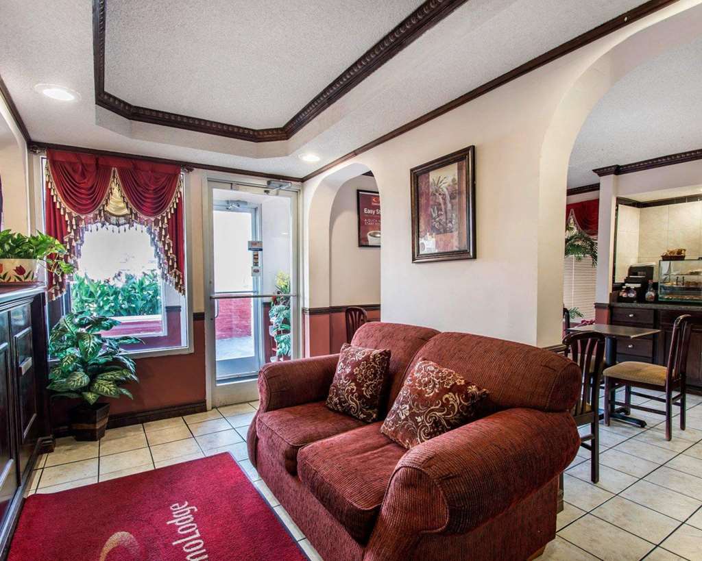 Econo Lodge Andalusia - photo 7