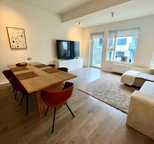 Modern Luxury Apartment Downtown