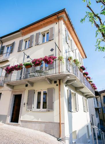 San Tommaso Suites — 4-Star Luxury Hotel in Canelli, Italy