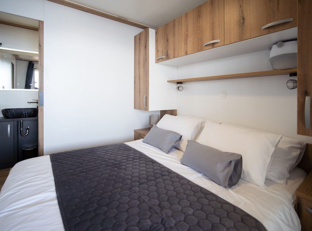 Sunset Premium Camping — 4-Star Luxury Hotel in Novi Vinodolski, Croatia