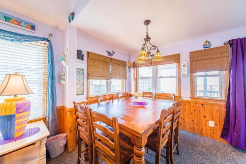Coleman's Beach Front Inn - photo 11