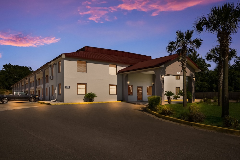 Red Roof Inn Crestview - photo 28