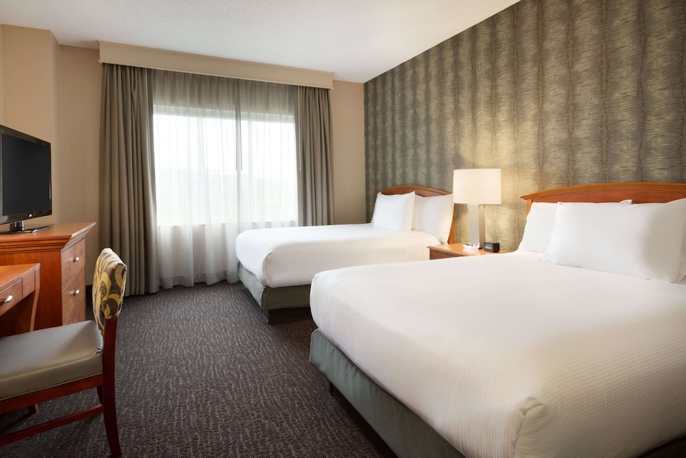 Embassy Suites by Hilton Franklin Cool Springs - photo 16