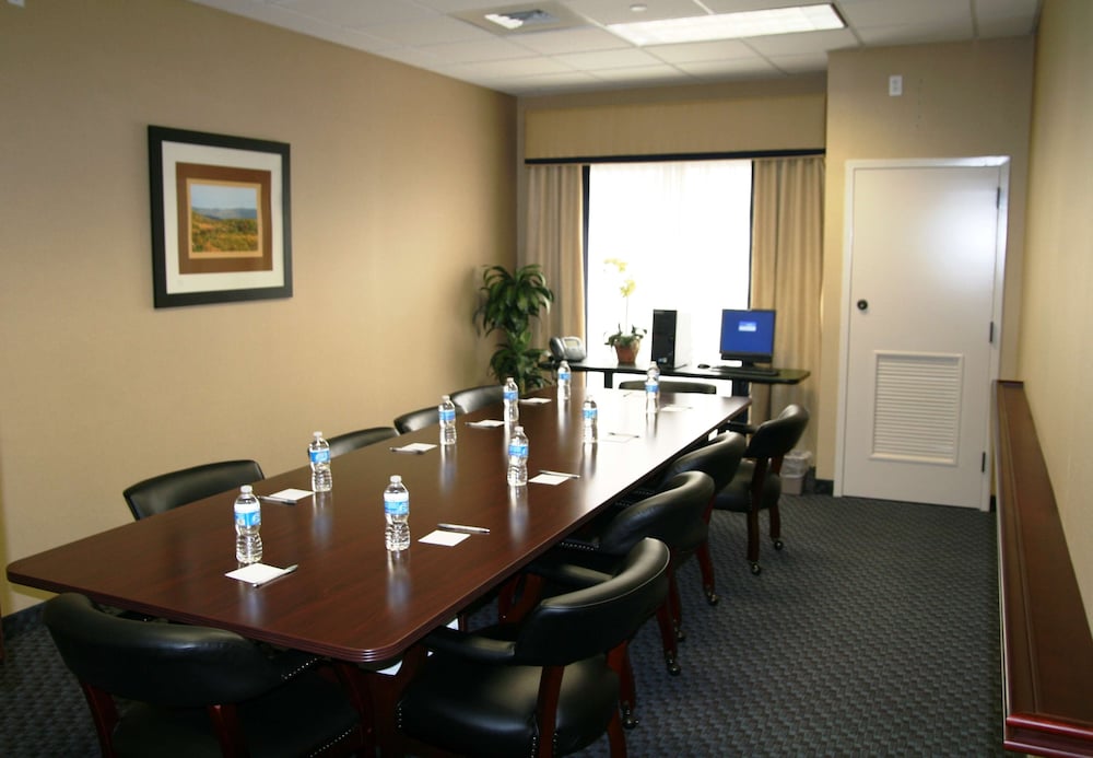 Hampton Inn Mount Airy - photo 42