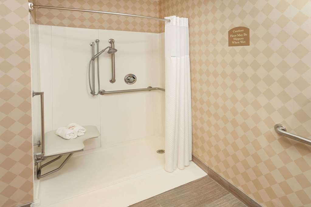 Baymont by Wyndham Galesburg - photo 10