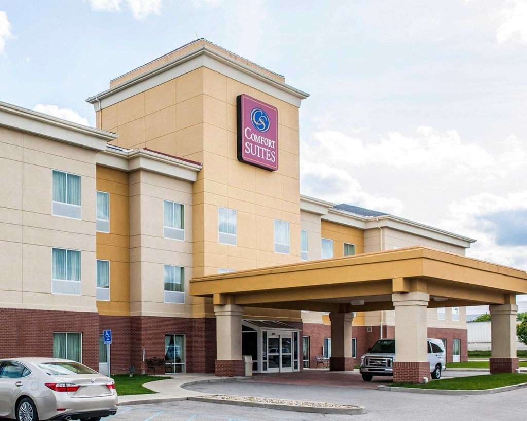 Comfort Suites near Indianapolis Airport in Indianapolis, United States