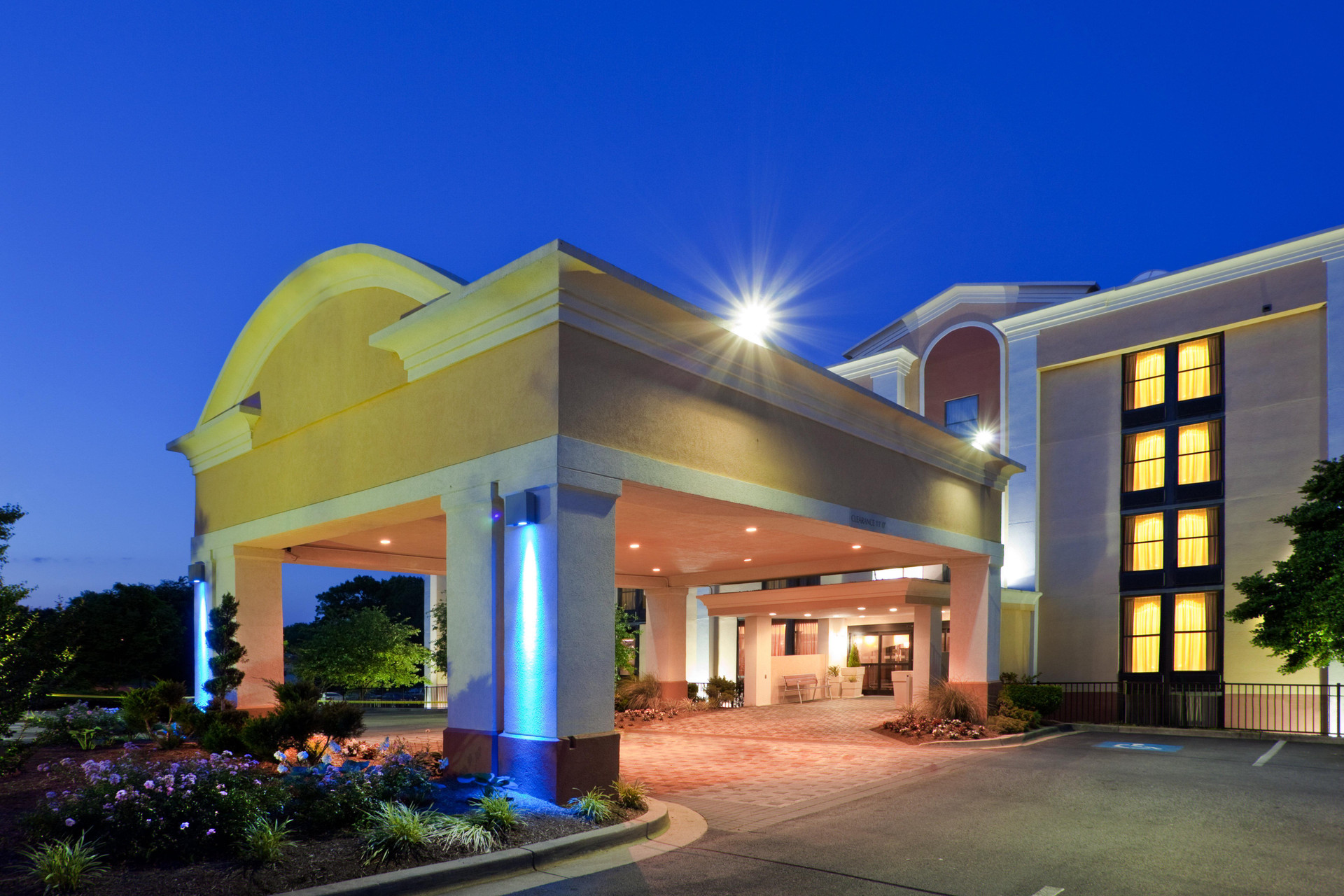 Holiday Inn Express Washington DC East Andrews AFB by IHG - photo 8