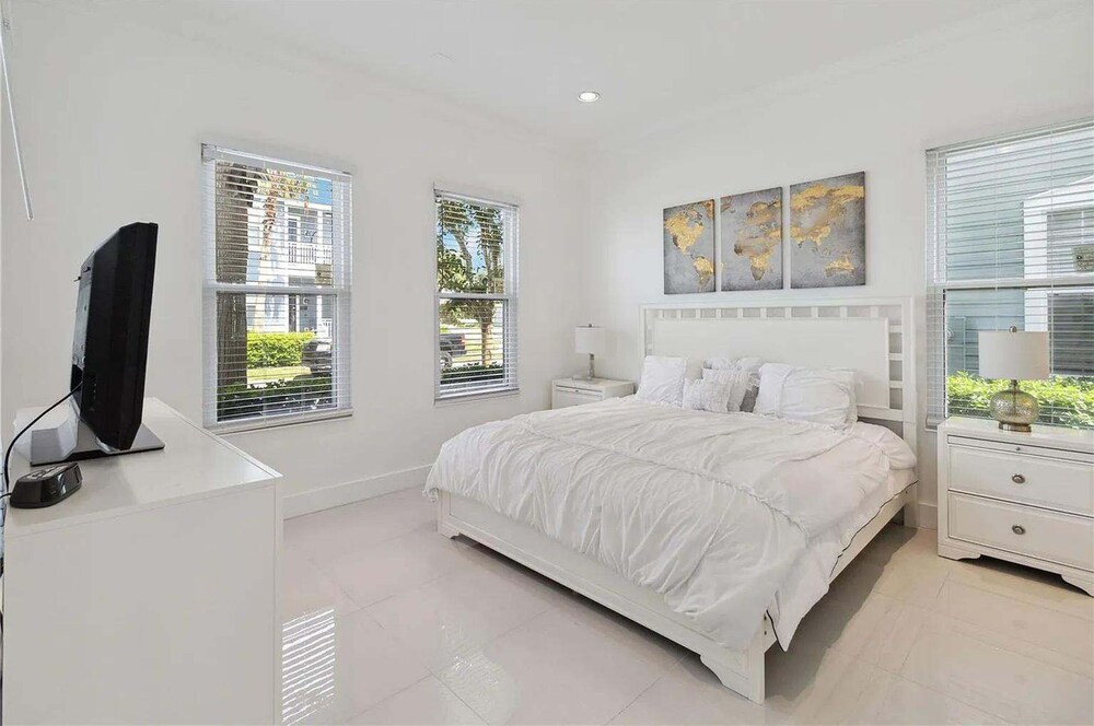 Gorgeous 4Bd Close to Disney With Spa at Reunion Resort 1552 - photo 12