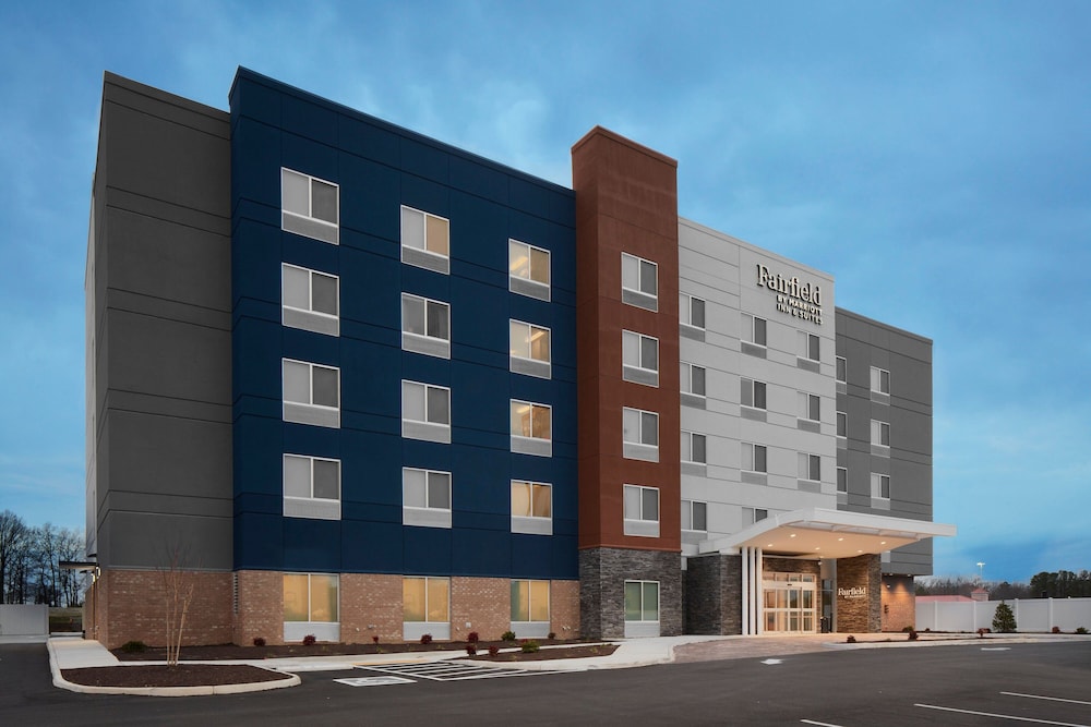 Fairfield Inn & Suites by Marriott Stony Creek - photo 21
