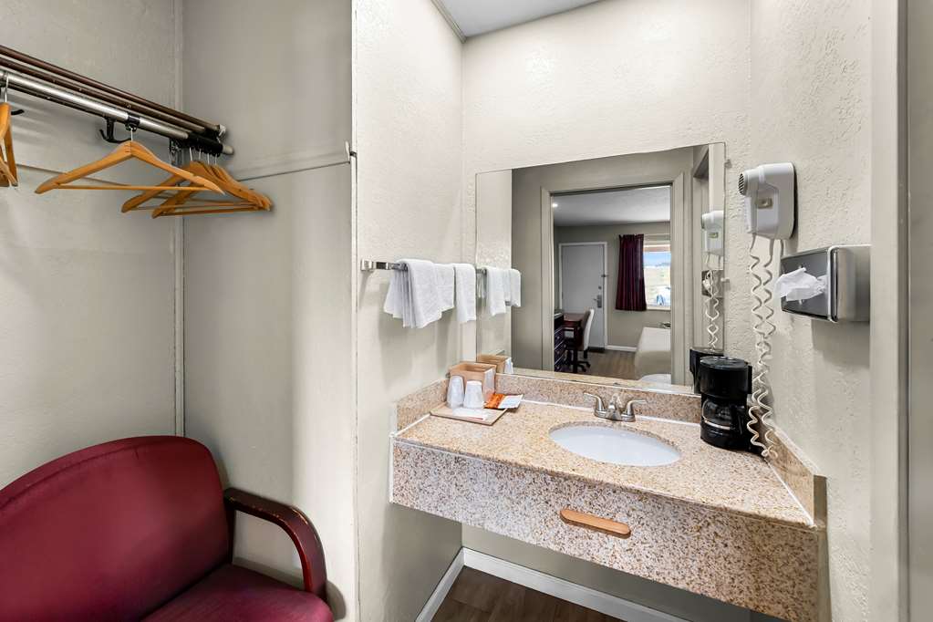 Americas Best Value Inn Marion OH - photo 19