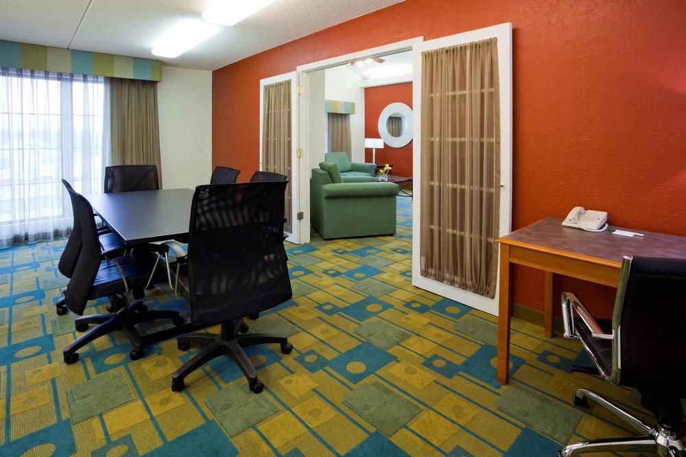 La Quinta Inn Chicago Oakbrook Terrace - photo 15