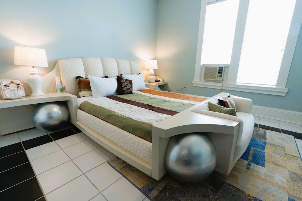 Oaak Tree Hotel - photo 61