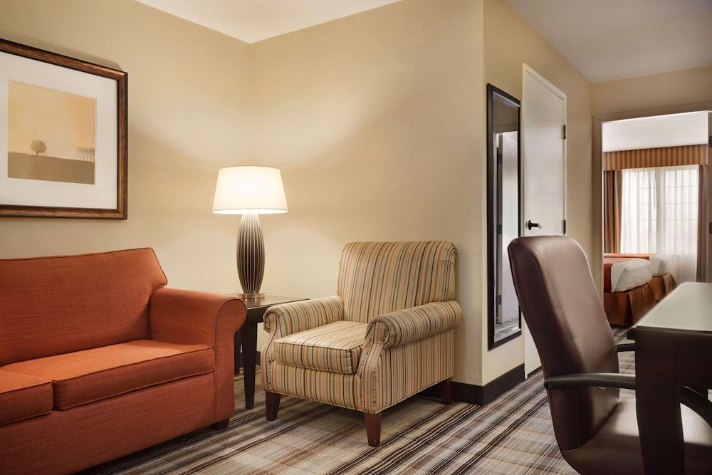 Country Inn & Suites by Radisson Lexington VA - photo 11