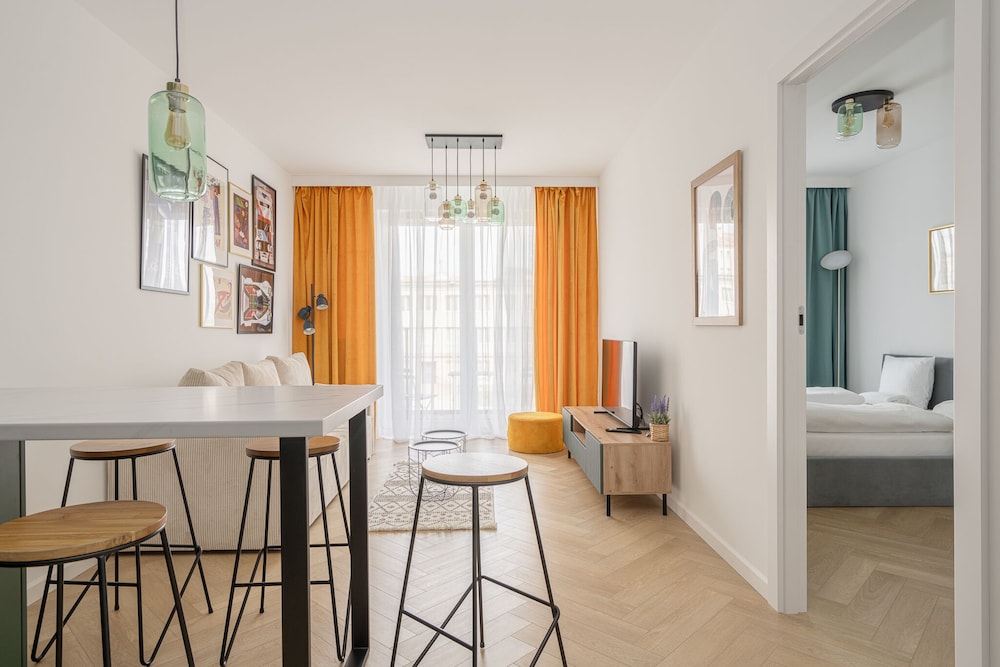 RentPlanet Przedmieście Oławskie — 4-Star Luxury Hotel in Wroclaw, Poland