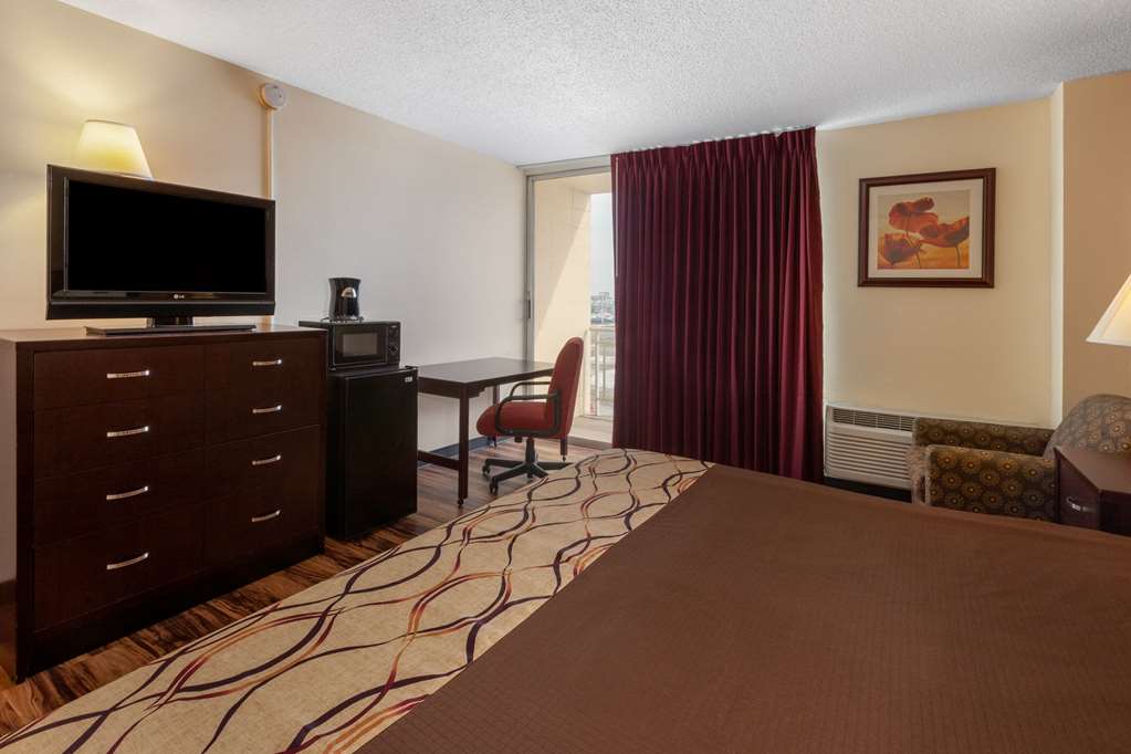 Travelodge by Wyndham Cleveland Airport - photo 26