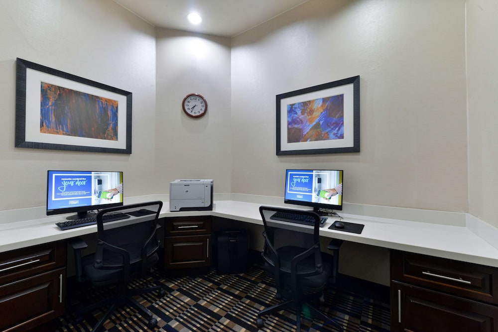 Hampton Inn & Suites Hutto Austin - photo 49