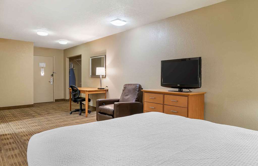 Extended Stay America Select Suites Detroit Warren - photo 17