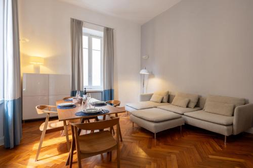 Mirabello Apartment 2 BDR AC 2 BTH 2nd floor with luggage lift Private Garage 600mt far Pedestrian Centre city life — 4-Star Luxury Hotel in La Spezia, Italy