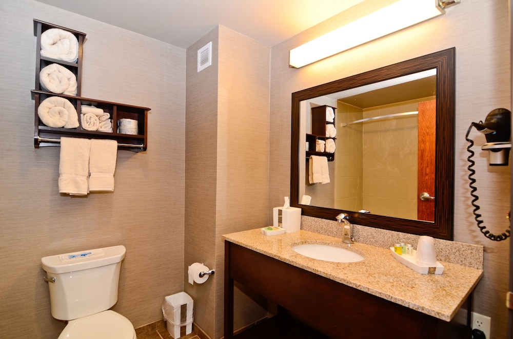 Astoria Hotel and Event Center - photo 25