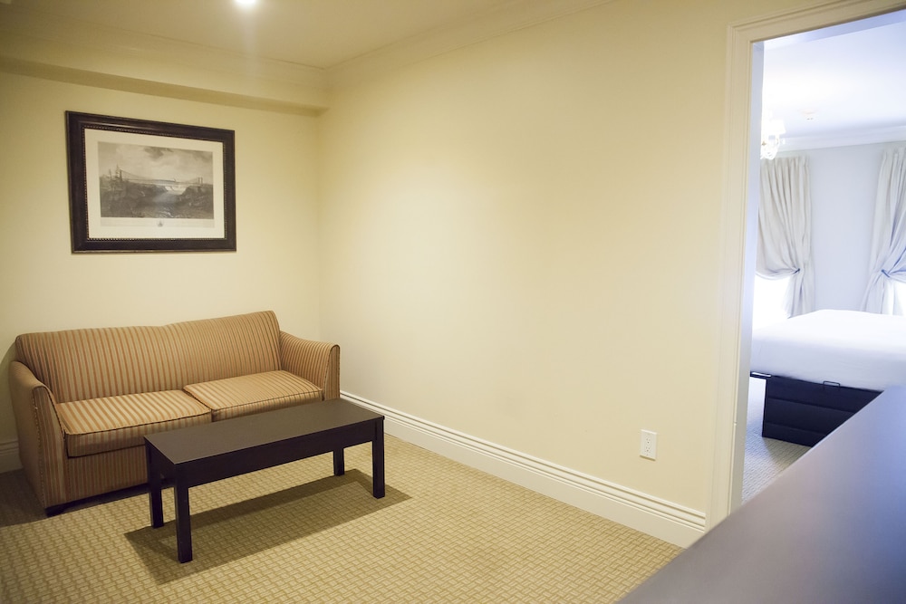 Niagara Crossing Hotel & Spa - photo 14
