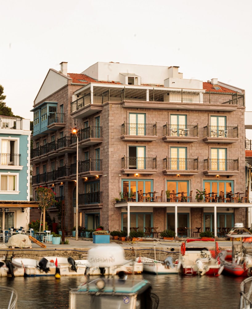 Mimas Marine Hotel in Karaburun, Turkey