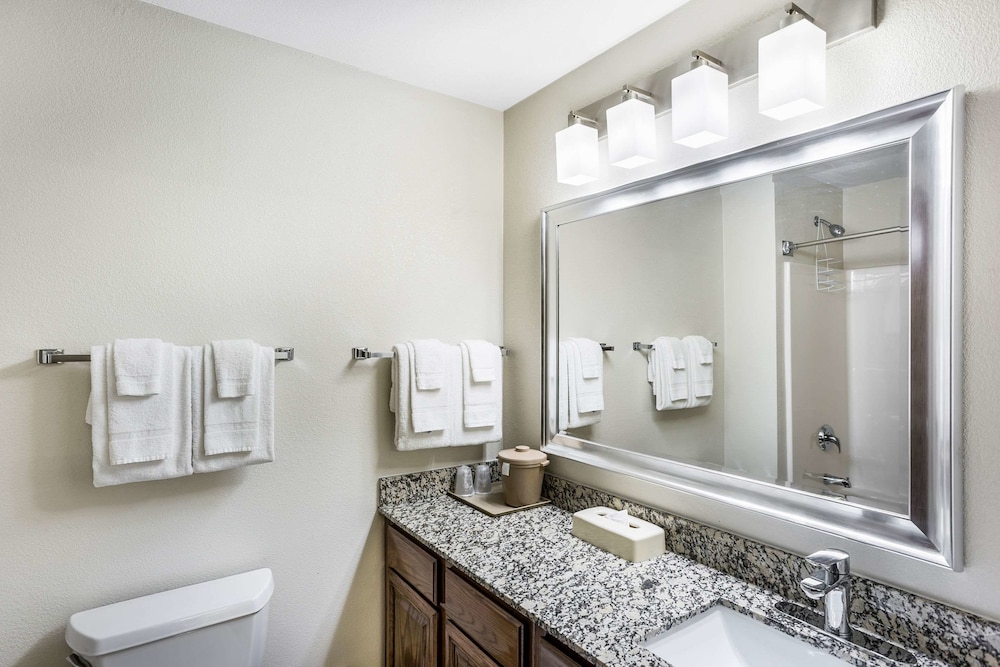 MainStay Suites Cedar Rapids North Marion - photo 26
