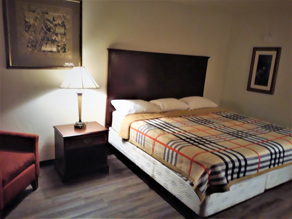 Madison Inn and Suites - photo 12