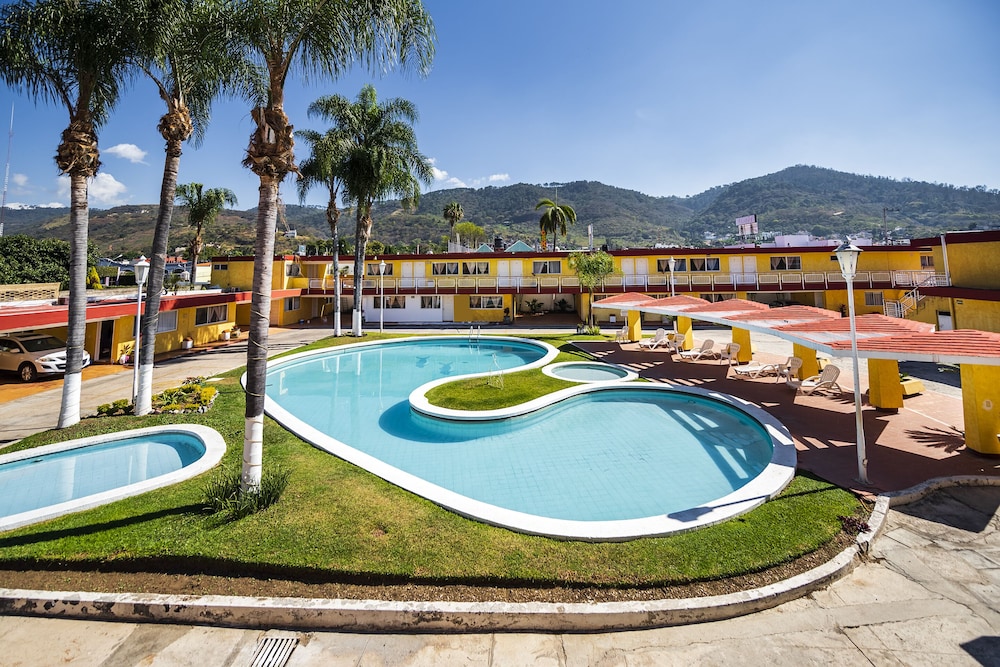 Capital O Colón Ciudad Guzmán Jalisco — hotel in Ciudad Guzman