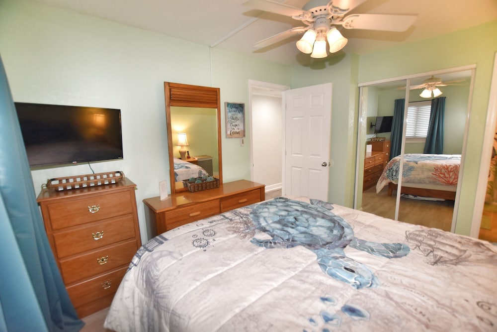 0406 Waters Edge Resort 1 Bedroom Condo by RedAwning - photo 4