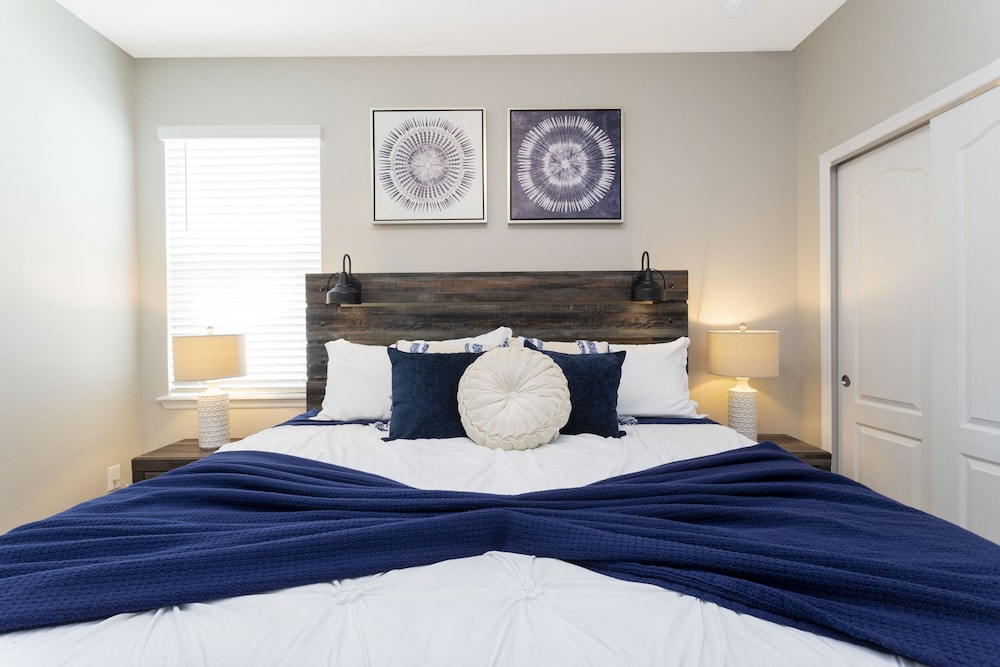 Stunning 6 Bd w Pool Close to Disney @ Solterra Resort 7211 - photo 5