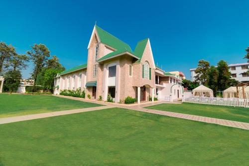 Executive Club in Bareilly, India