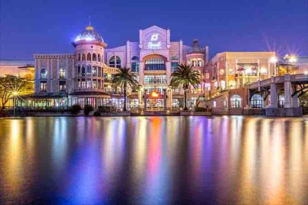 Grand Penthouse Backup Power Stunning