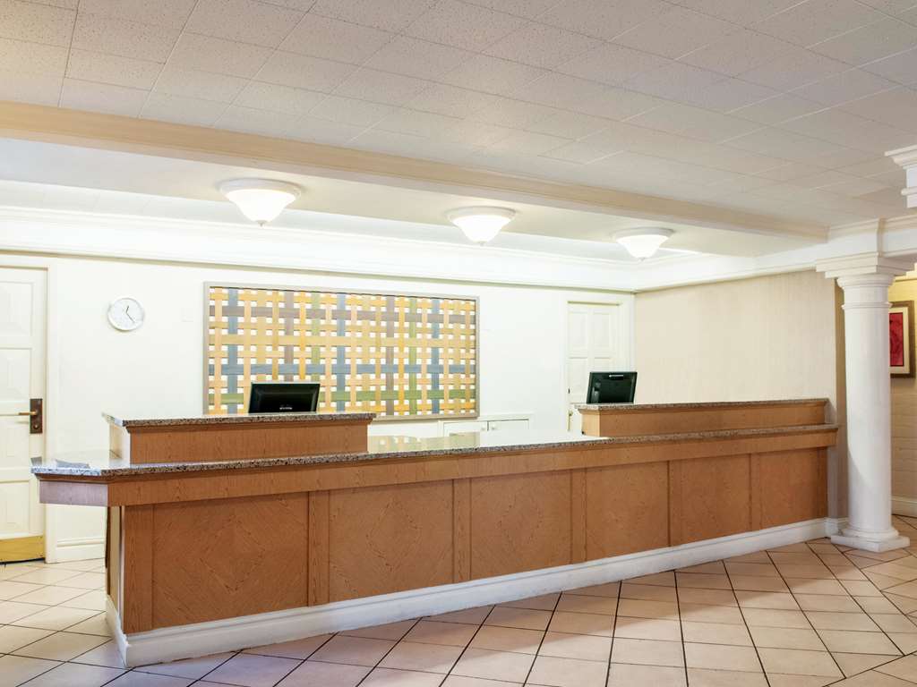 La Quinta Inn by Wyndham New Orleans Veterans Metairie - photo 2