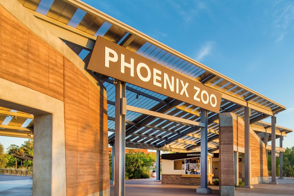 Holiday Inn Express & Suites Phoenix Airport North by IHG - photo 140