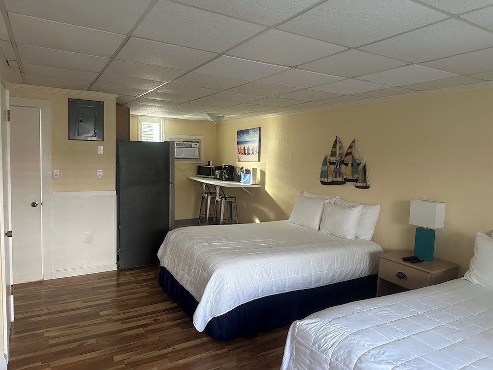 Vineyard Harbor Motel Private Beach - photo 174