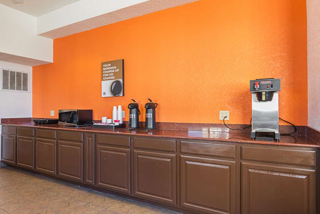 Motel 6 Waterloo IA Crossroads Mall Cedar Falls - photo 29