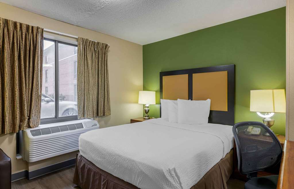 Extended Stay America Suites Omaha West - photo 12