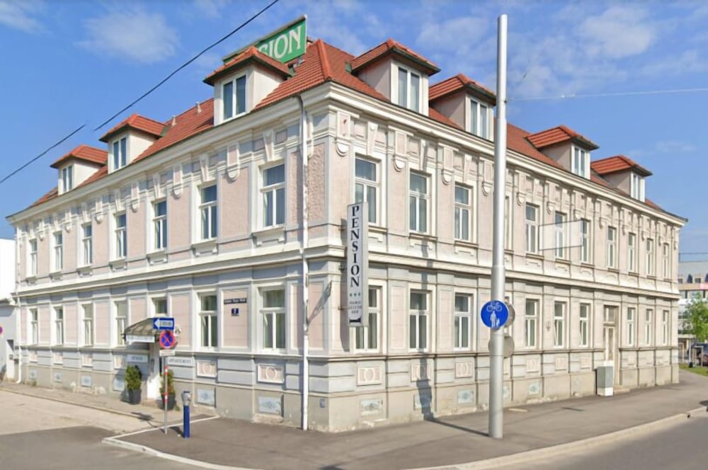Aparthotel Mariazellerhof — Sankt Poelten