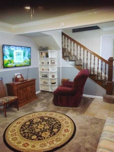3 Br 2 Bath Family Friendly Home 10 Min to Tulsa — 4-Star Luxury Hotel in Tulsa, United States