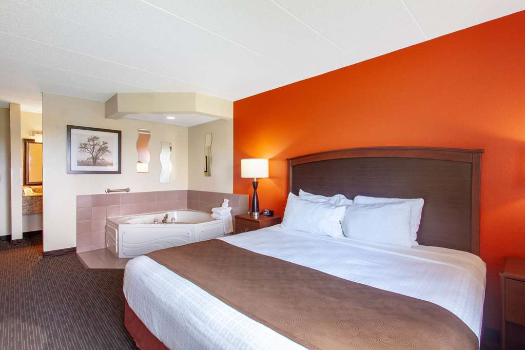 AmericInn by Wyndham St. Cloud MN I 94 - photo 6