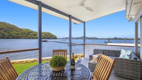 Sam's Shack Waterfront Woy Woy Bay — hotel in Woy Woy
