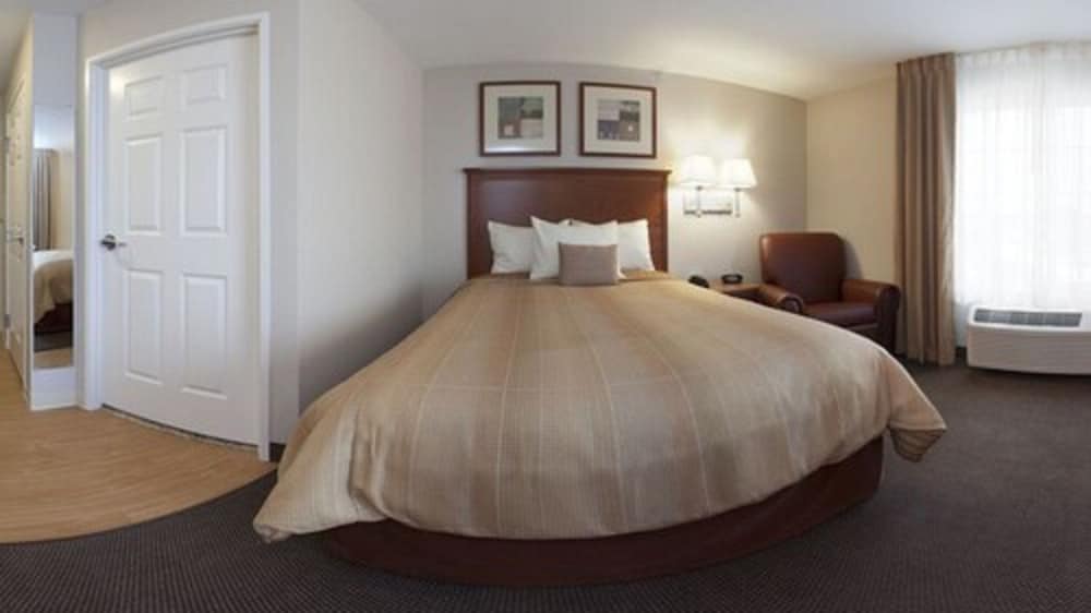 Candlewood Suites Champaign Urbana University Area by IHG - photo 15