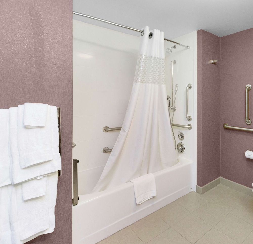 Hampton Inn Butler - photo 21