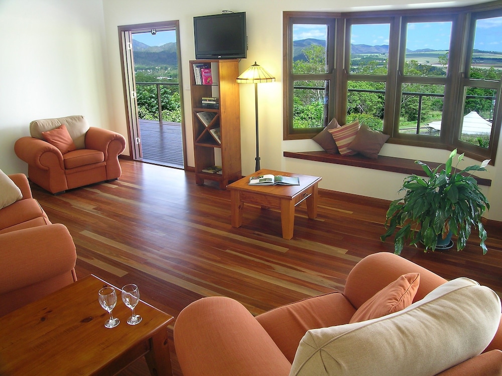 The Summit B&B — 4-Star Luxury Hotel in Atherton, Australia